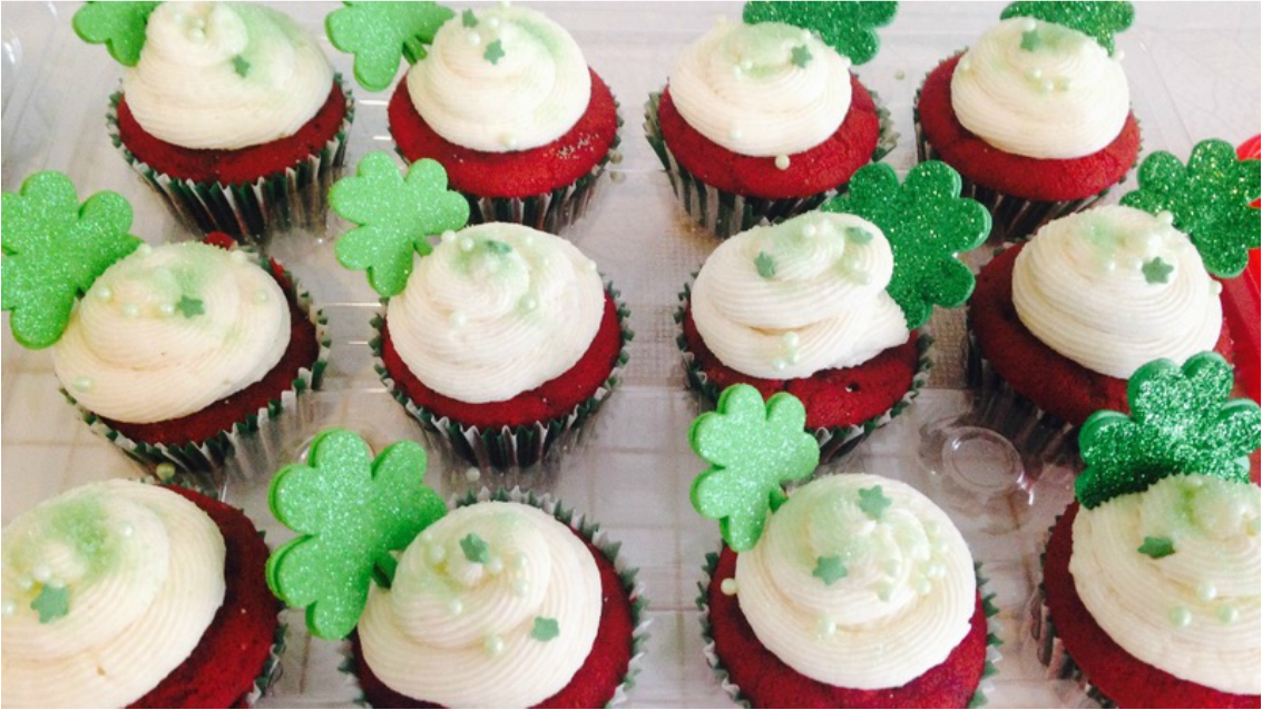 Red Velvet cupcake: St. Patrick's day decoration Idea