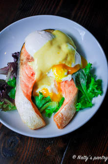 Oven-Baked Salmon Eggs Benedict Recipe , Whole30 : nattyspantry.com
